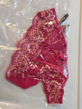 Lace Floral Bikini Panty in Fuchsia